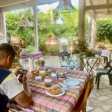 Bed & Breakfast Casa Roberta A Due Passi Dal Mare