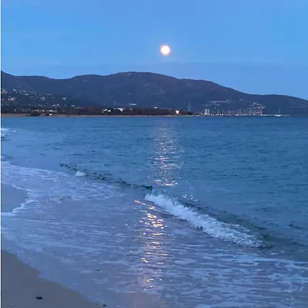 Casa Roberta A Due Passi Dal Mare 3*